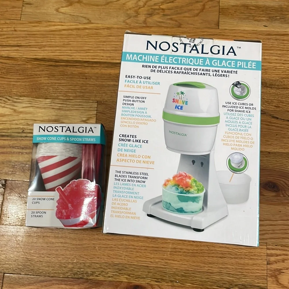 NEW Nostalgia Electrics Shave Ice & Snow Cone Maker w 20 cups & straw
